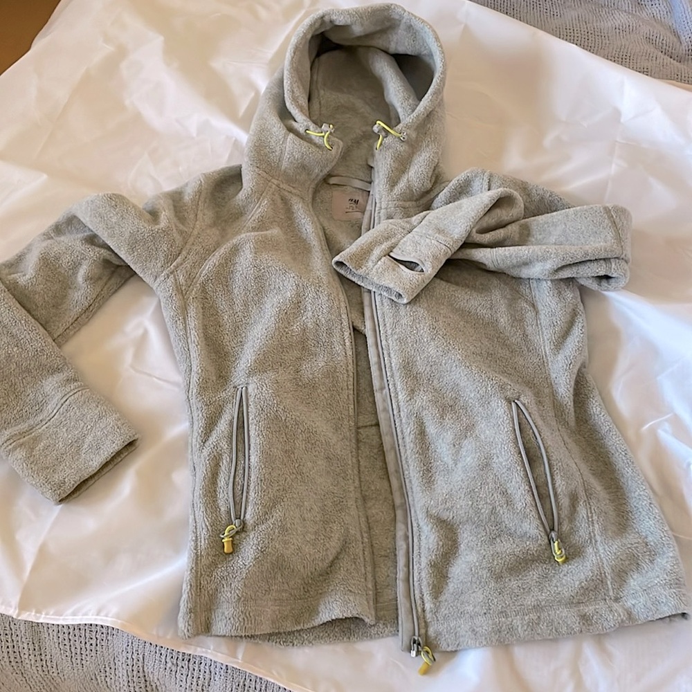 H&M Sporty Soft Fleece Hooded Jacket - Size Large. Hand cover with thumb hole.
